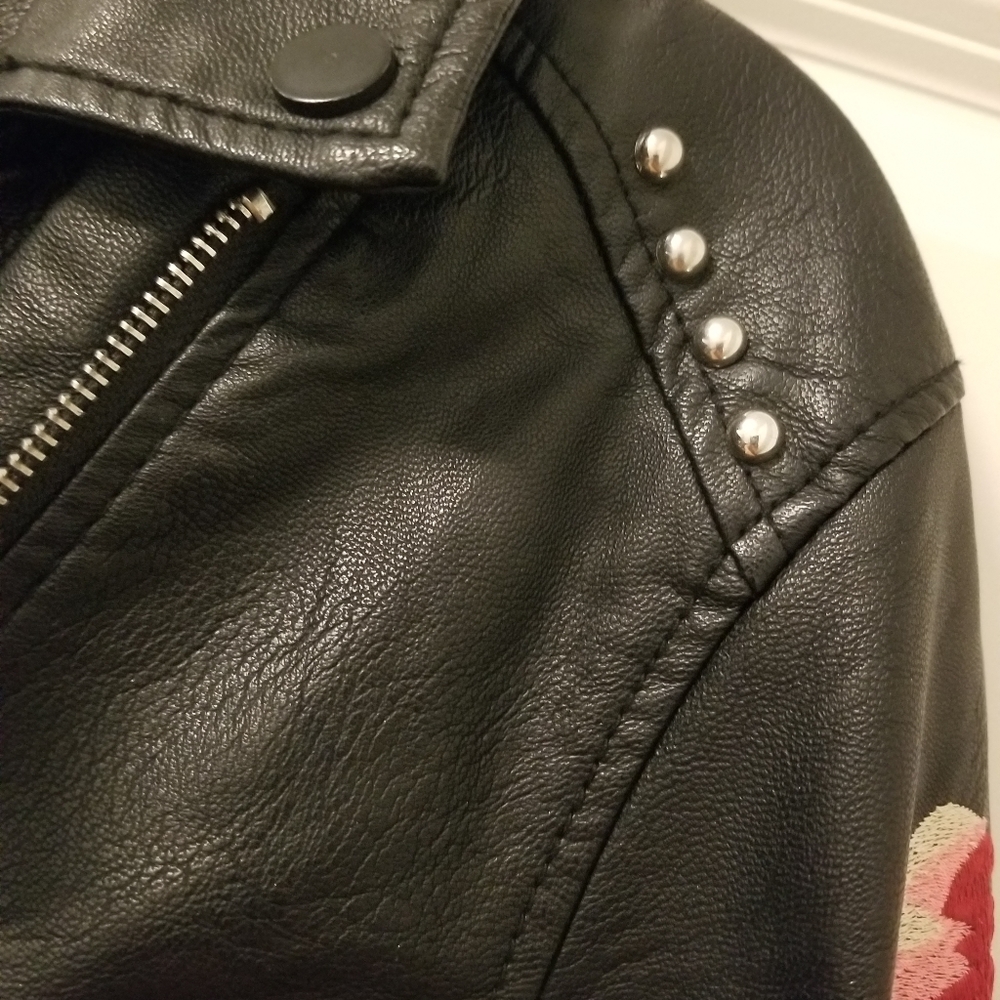 Jacket - Picture 4 of 10